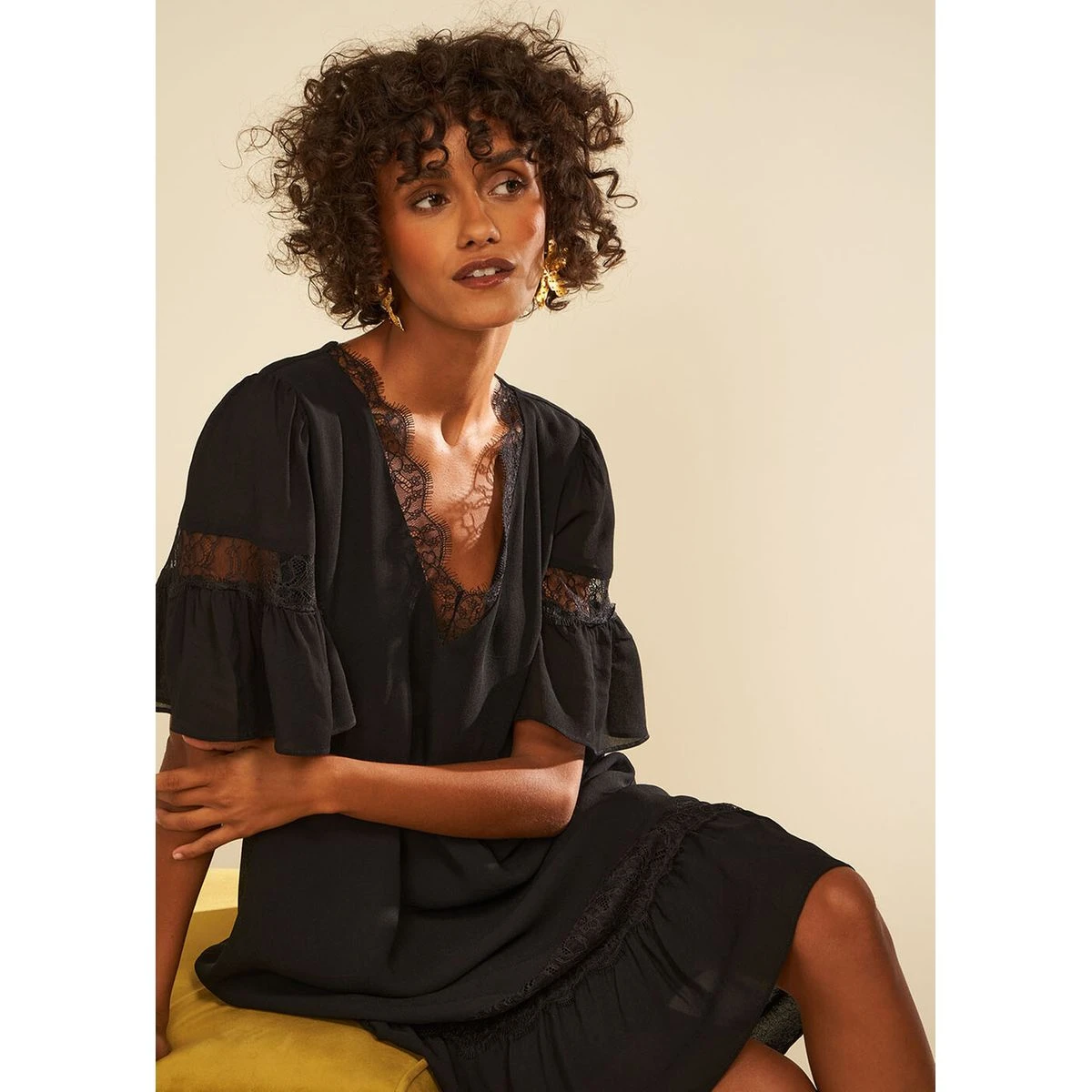 Robe Détails Dentelle 2 Robe Détails Dentelle – Image 2