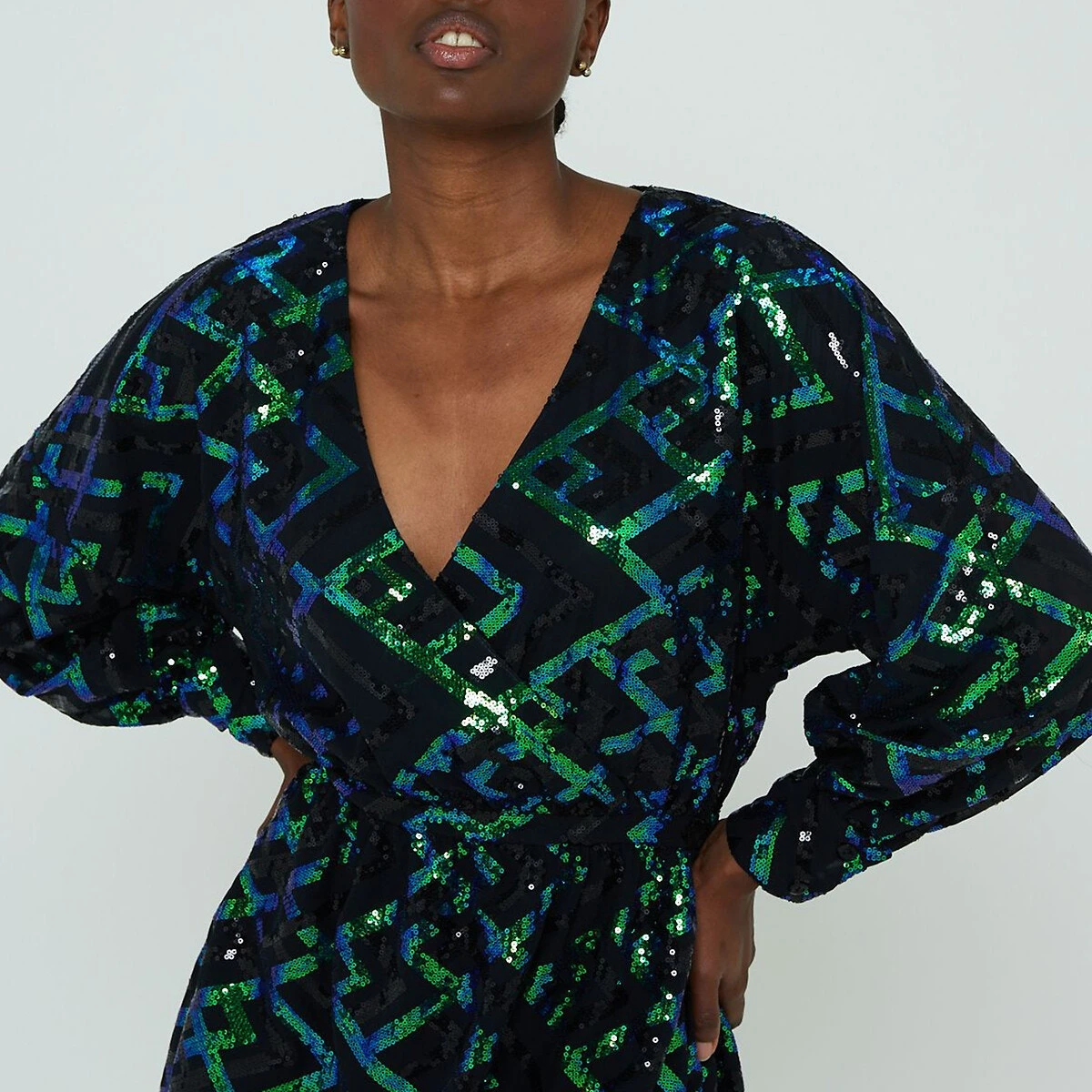 Robe Cache-cœur Courte à Sequins LORETTE 3 Robe Cache-cœur Courte à Sequins LORETTE – Image 3