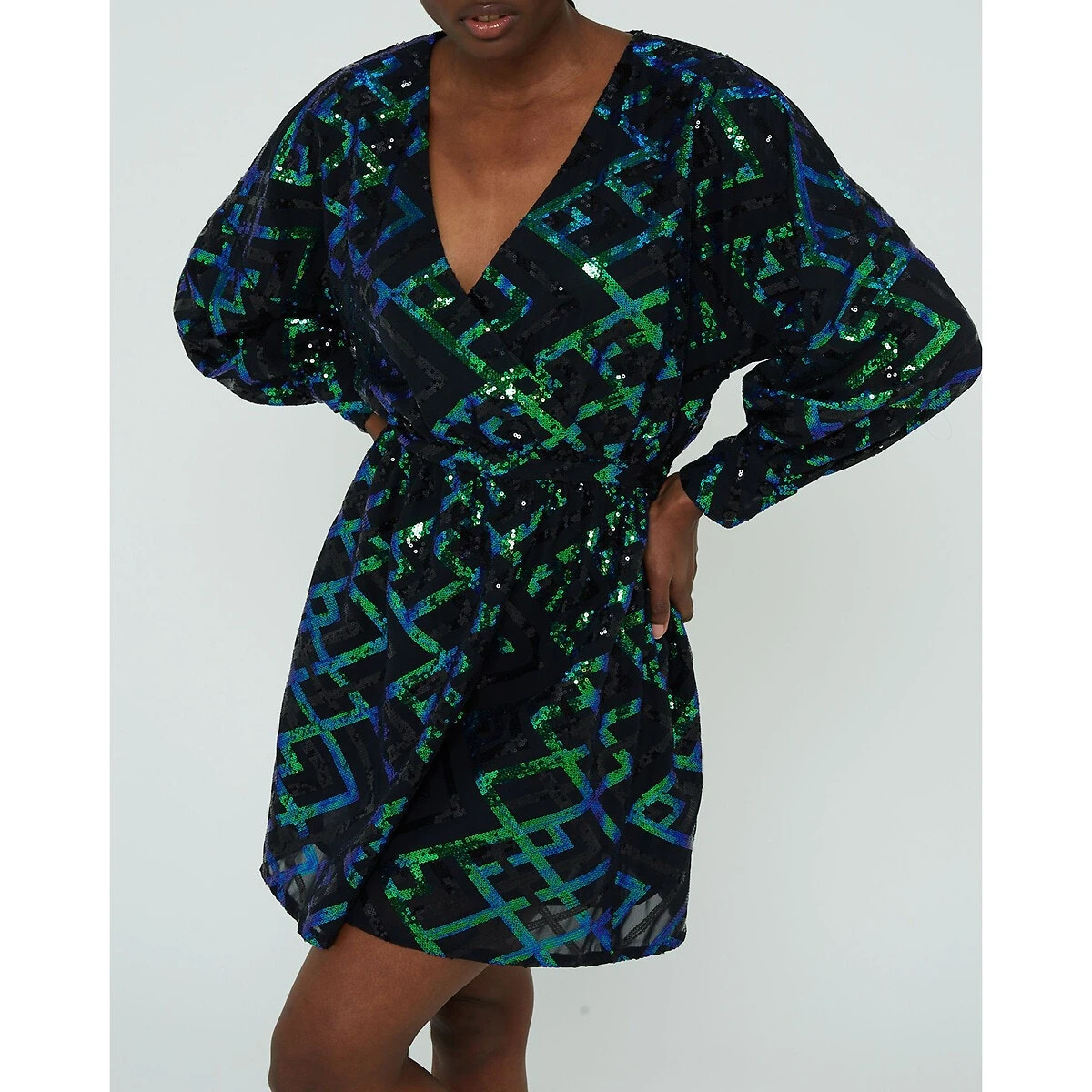 Robe Cache-cœur Courte à Sequins LORETTE 1 Robe Cache-cœur Courte à Sequins LORETTE