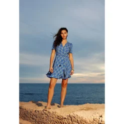 LA PETITE ETOILE Robe Courte Imprimée, Manches Courtes BRIDGETTE 8 LA PETITE ETOILE Robe Courte Imprimée, Manches Courtes BRIDGETTE -Velousia Soldes Boutique 130422508de955565a6a630f867b31d1