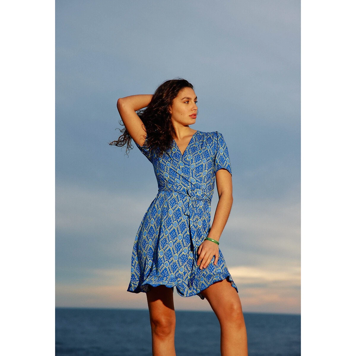 LA PETITE ETOILE Robe Courte Imprimée, Manches Courtes BRIDGETTE 1 LA PETITE ETOILE Robe Courte Imprimée, Manches Courtes BRIDGETTE