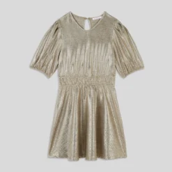 Robe Brillante En Contenant Du Polyester Recyclé