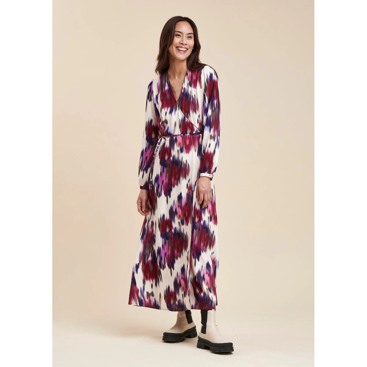 Robe Portefeuille Longue à Imprimé Fleuri En Viscose Ecovero 1 Robe Portefeuille Longue à Imprimé Fleuri En Viscose Ecovero