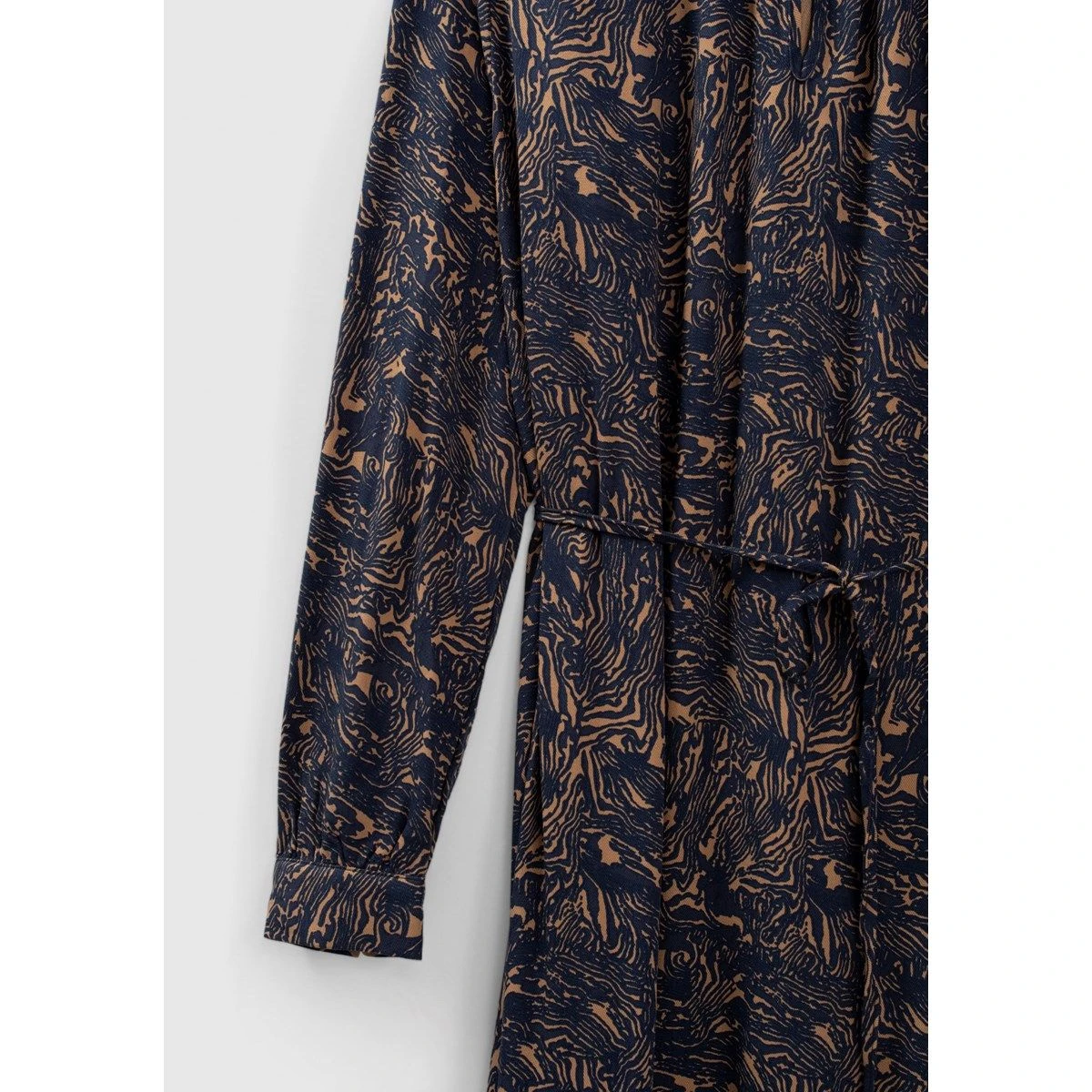 Ikks Robe Courte En Viscose Ecovero Imprimé Fantaisie 6 Ikks Robe Courte En Viscose Ecovero Imprimé Fantaisie – Image 6