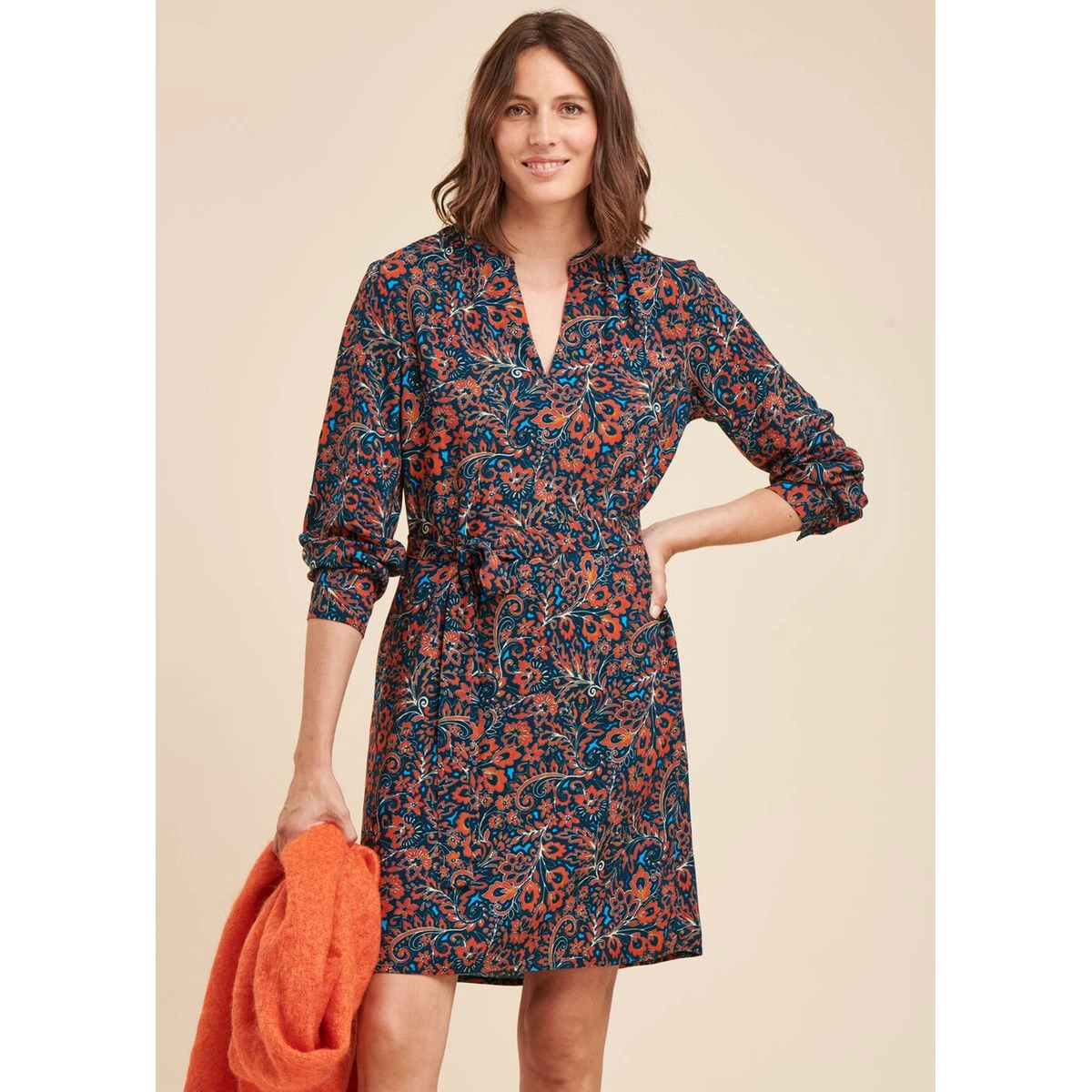 Robe Courte Ample à Imprimé Floral En Viscose Ecovero 5 Robe Courte Ample à Imprimé Floral En Viscose Ecovero – Image 5