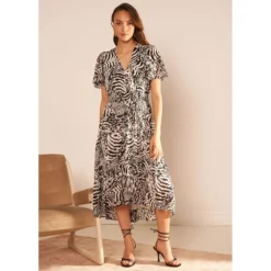 Robe Longue Imprimée à Manches Courtes Volantées -Velousia Soldes Boutique 6050f0e94315ada68e8d69460027839d