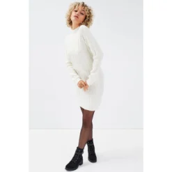 Robe Pull Droite Avec Torsades -Velousia Soldes Boutique 68eb933e72d6b1016591e89744ffb629