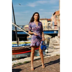 LA PETITE ETOILE Robe Courte Evasée Imprimé Graphique IONE -Velousia Soldes Boutique 7c4f4a58250e6ddf663e490432948637