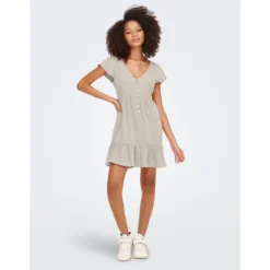 ONLY Robe Courte, Manches Courtes 18 ONLY Robe Courte, Manches Courtes -Velousia Soldes Boutique 8909e362ec051a077fae9bfb08deb9b2