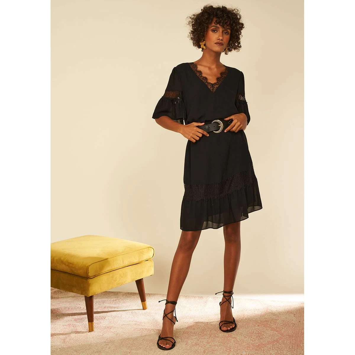 Robe Détails Dentelle 5 Robe Détails Dentelle – Image 5