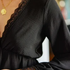 LA PETITE ETOILE Robe EVANGELINE Courte, Manches Longues, Col V 22 LA PETITE ETOILE Robe EVANGELINE Courte, Manches Longues, Col V -Velousia Soldes Boutique 905ff6ce49fe49cb1359edad8871e32c scaled