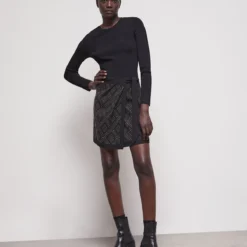 THE KOOPLES Robe Patineuse Brodé, Courte, Manches Longues -Velousia Soldes Boutique a14e9cc4e95729b95326a7f726f4dbe5 2