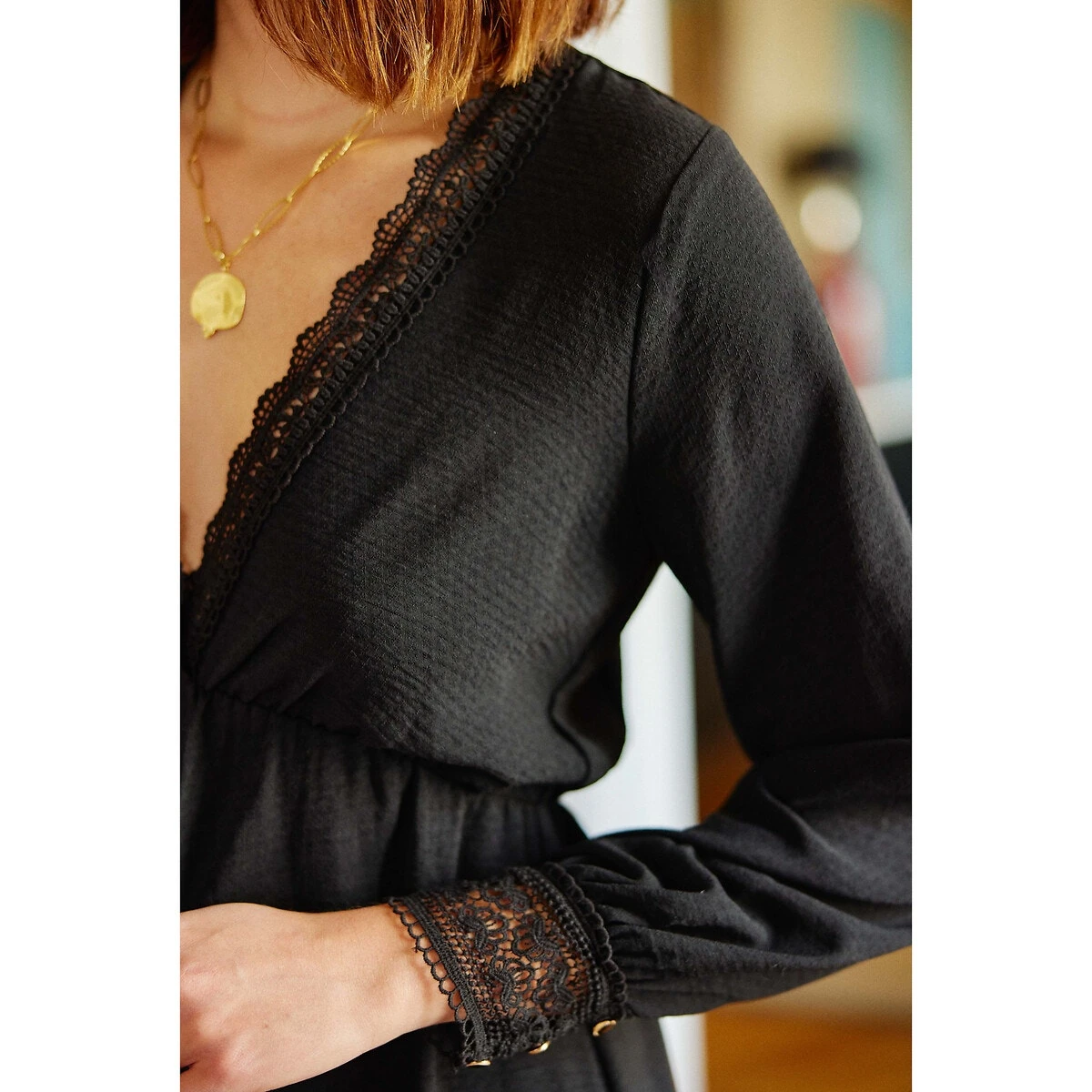 LA PETITE ETOILE Robe EVANGELINE Courte, Manches Longues, Col V 9 LA PETITE ETOILE Robe EVANGELINE Courte, Manches Longues, Col V – Image 9