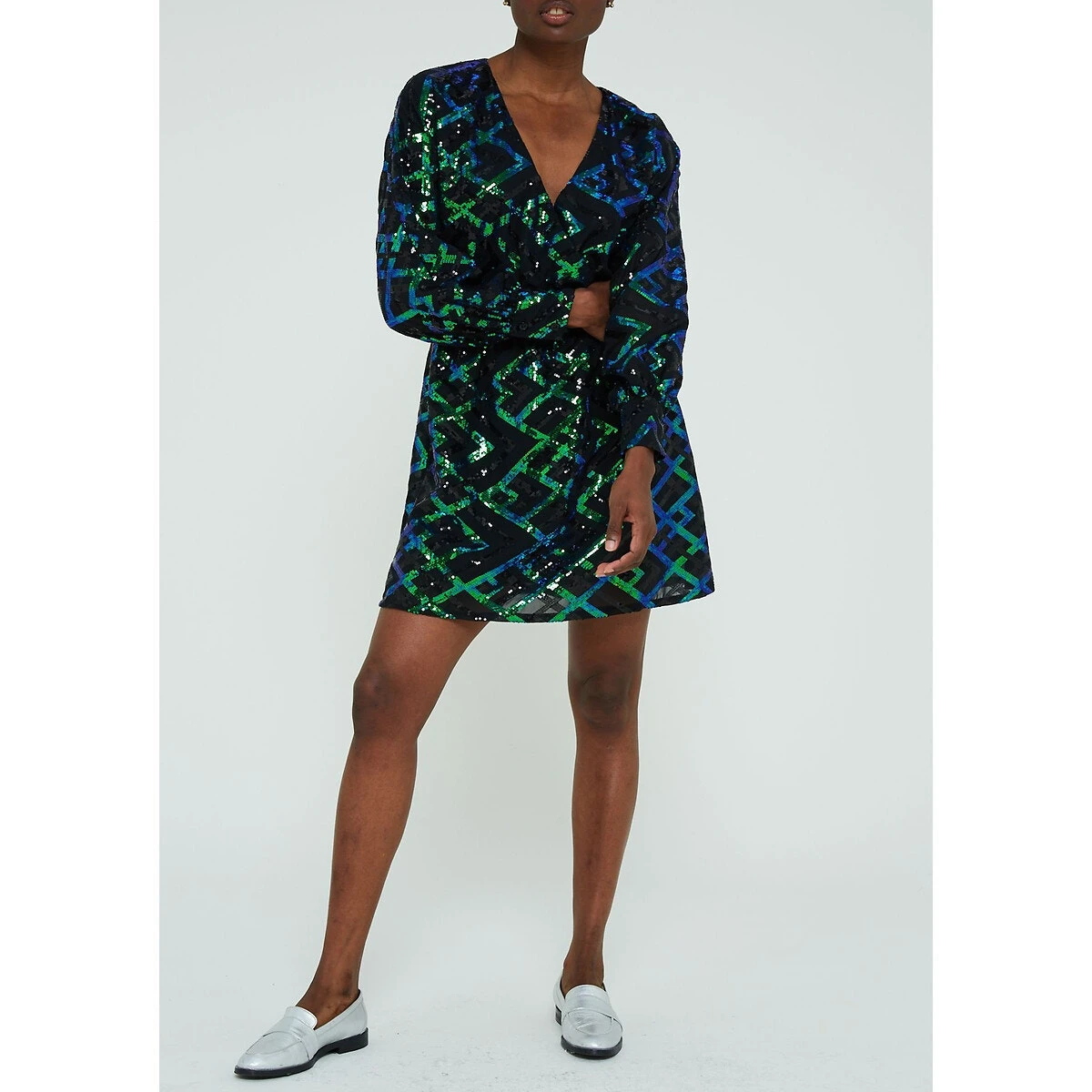 Robe Cache-cœur Courte à Sequins LORETTE 7 Robe Cache-cœur Courte à Sequins LORETTE – Image 7