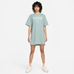 Nike Robe T-shirt Imprimé Devant 7 Nike Robe T-shirt Imprimé Devant -Velousia Soldes Boutique d70a353793460d6a73be96491d2cf0a2