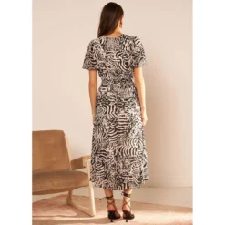 Robe Longue Imprimée à Manches Courtes Volantées -Velousia Soldes Boutique d76564d754496097a5da7bbeeeb343aa