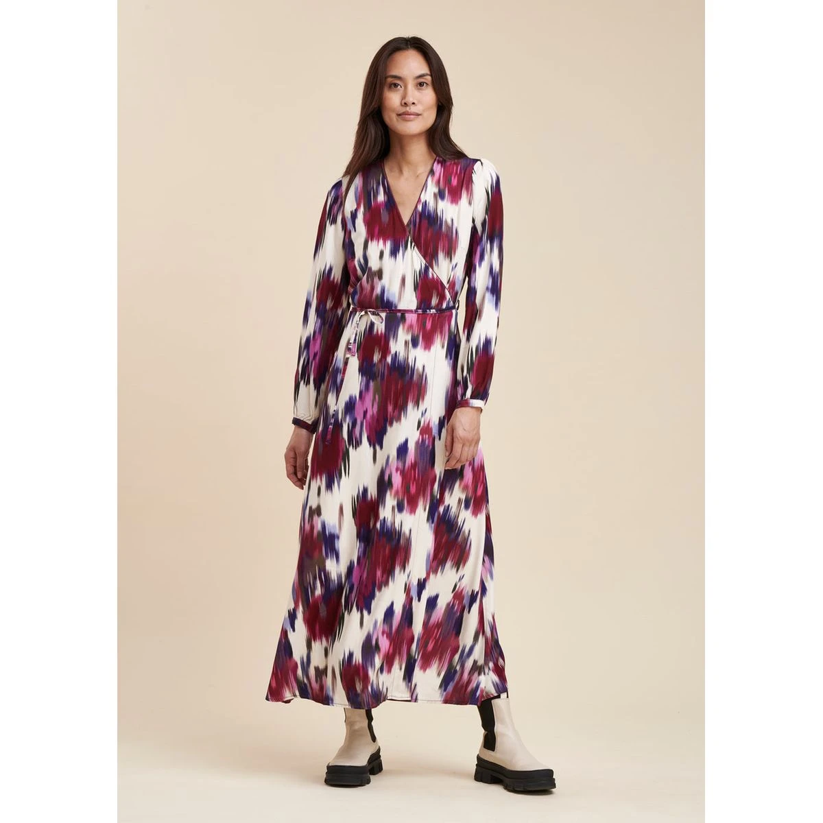 Robe Portefeuille Longue à Imprimé Fleuri En Viscose Ecovero 5 Robe Portefeuille Longue à Imprimé Fleuri En Viscose Ecovero – Image 5