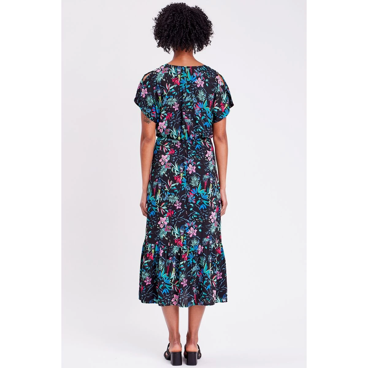 Robe Longue à Manches Courtes 3 Robe Longue à Manches Courtes – Image 3