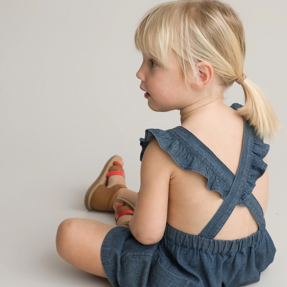 Robe Tablier En Denim Léger 2 Robe Tablier En Denim Léger – Image 2