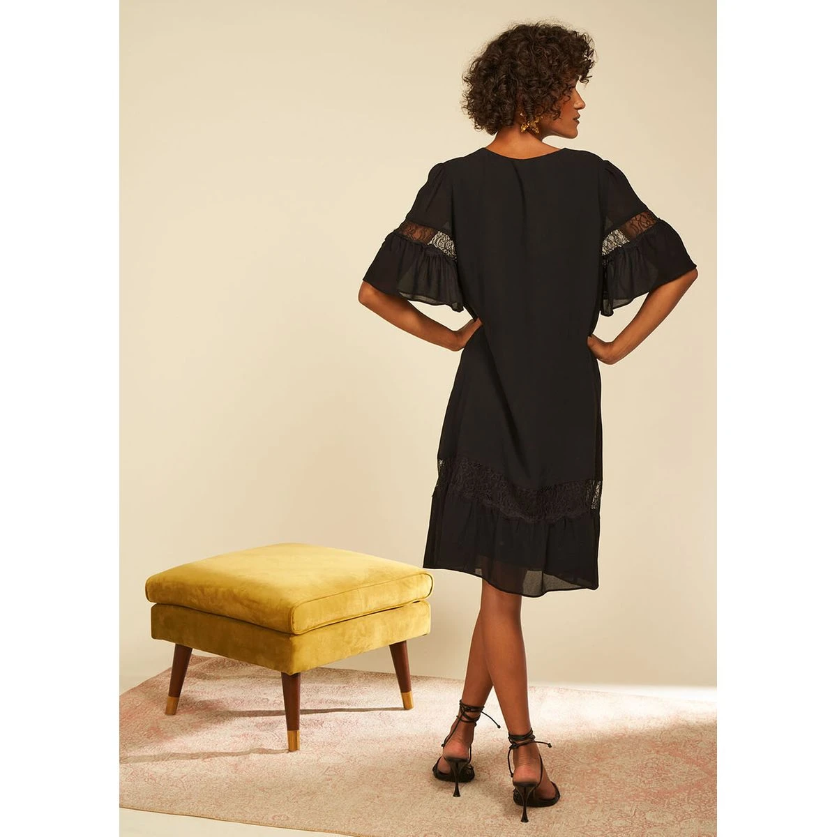 Robe Détails Dentelle 4 Robe Détails Dentelle – Image 4